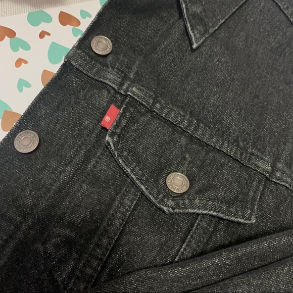 Levi’s Fringe Trucker Denim Jacket - Picture 12 of 12